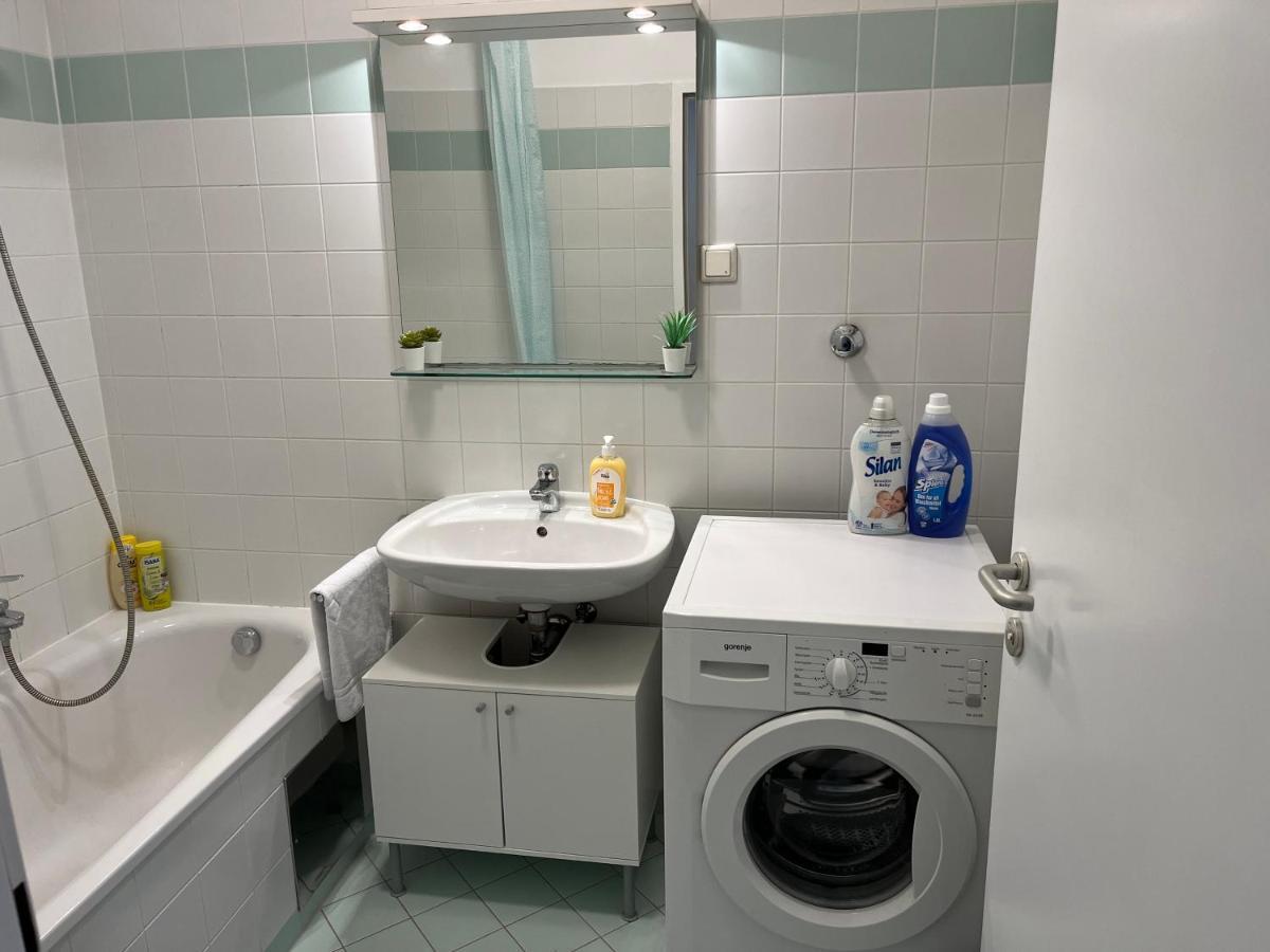 Cool Schonbrunn Apt 2Br Daire Viyana Dış mekan fotoğraf